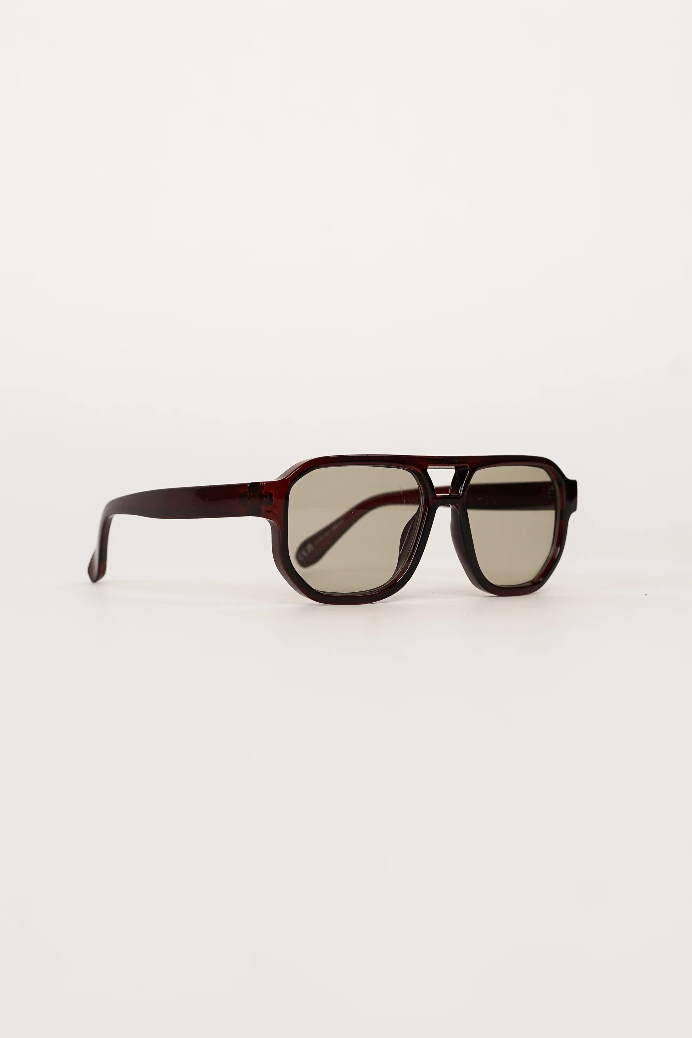 Retro Women’s Sunglasses – Bordeaux Chic