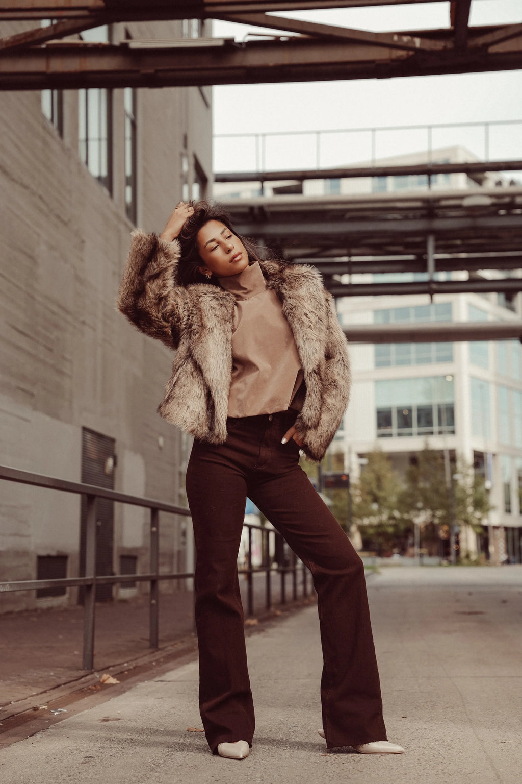 Luxury Cropped Faux Fur Jacket – Elegant & Warm Women's Coat
