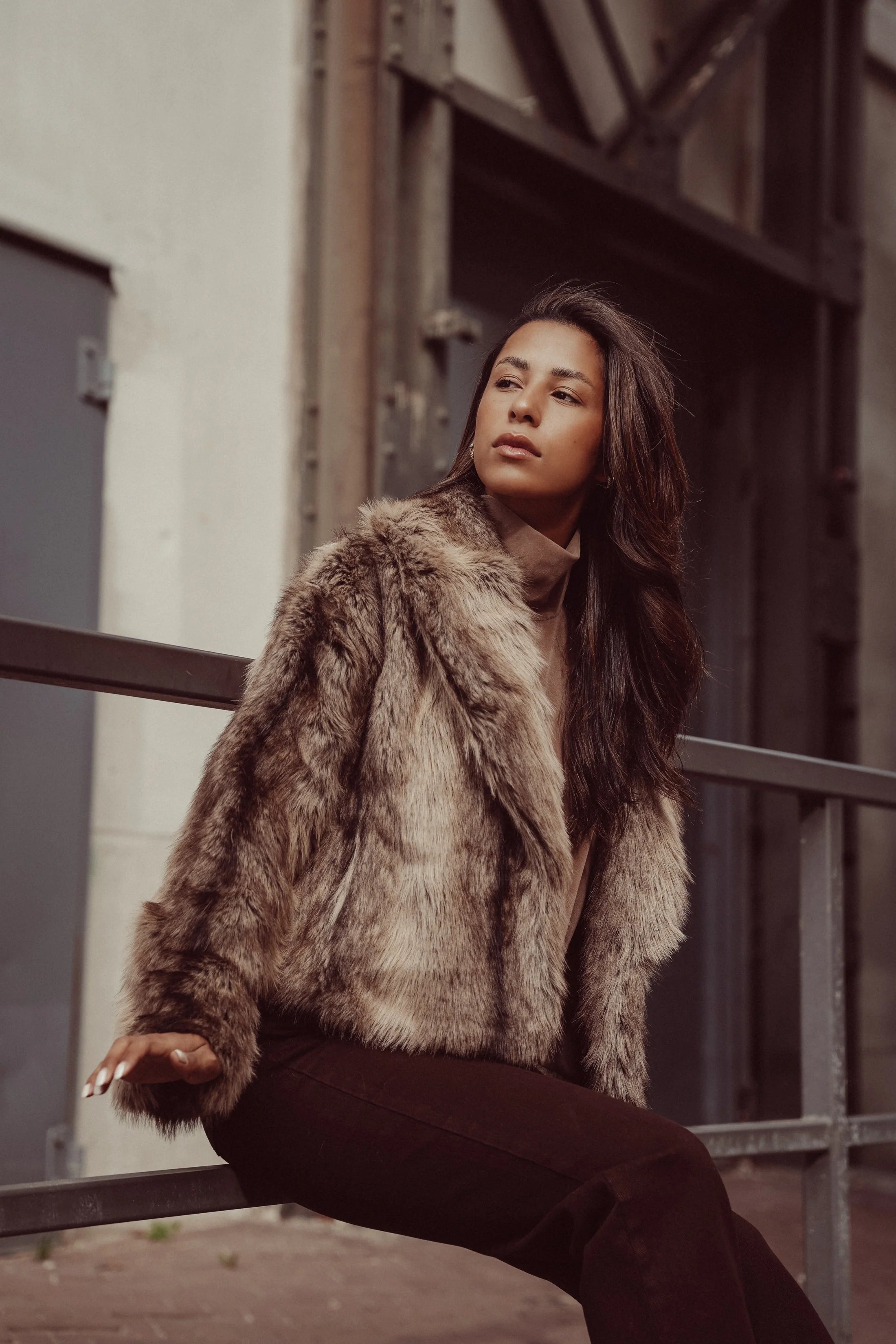Luxury Cropped Faux Fur Jacket – Elegant & Warm Women's Coat