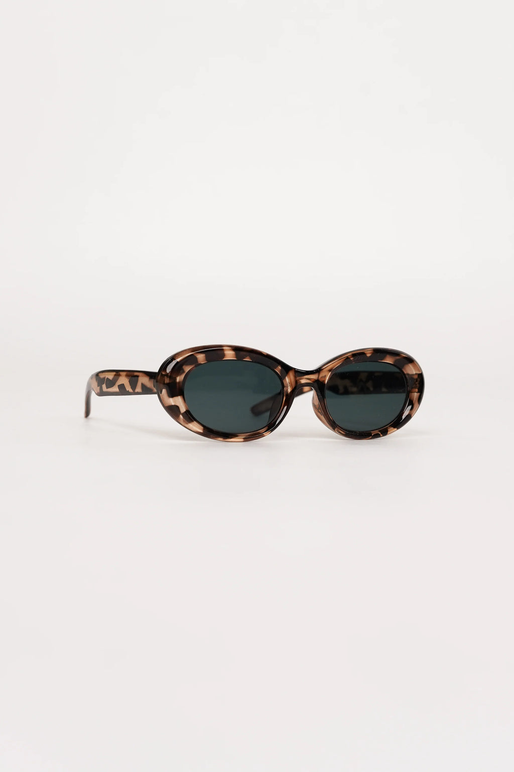 Seravelle Oval Brown Tortoise Sunglasses